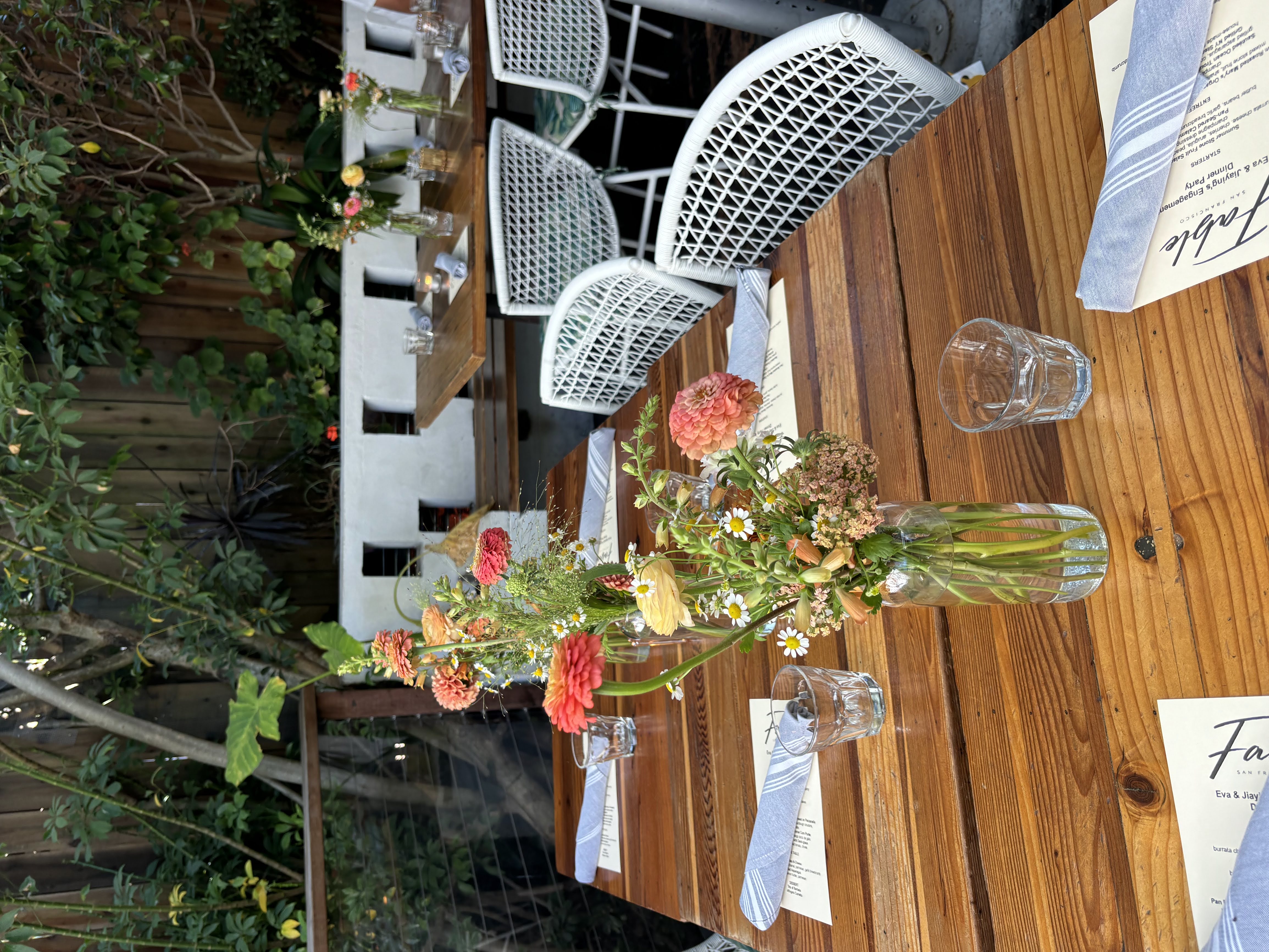 Table budvase
